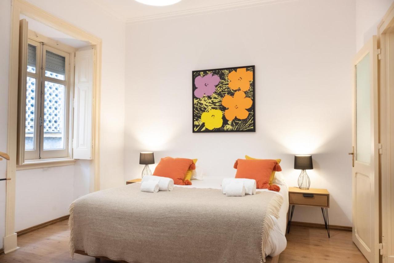 Central Apartment With Terrace By Lovelystay Lisboa Eksteriør billede