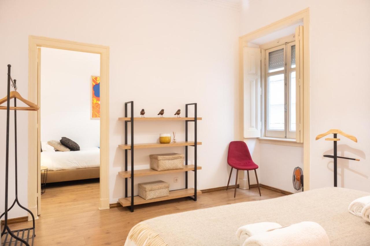 Central Apartment With Terrace By Lovelystay Lisboa Eksteriør billede