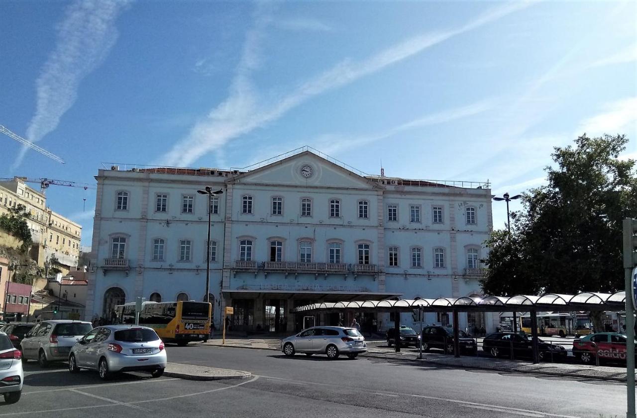 Central Apartment With Terrace By Lovelystay Lisboa Eksteriør billede